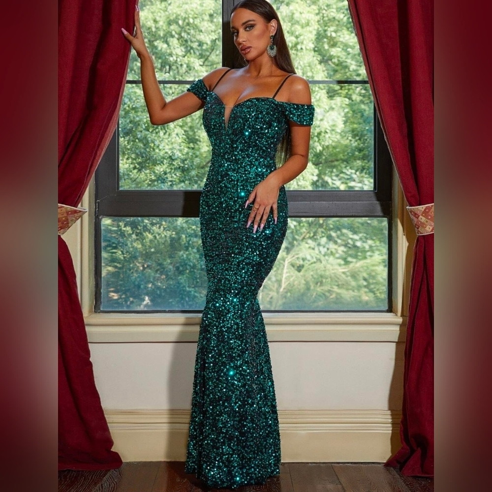 Miss Ord Sequins Cold Shoulder Floor Length Formal Dress- Green, SMALL NEW